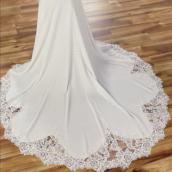Essence of Australia wedding gown - brand new - Picture 5 of 5